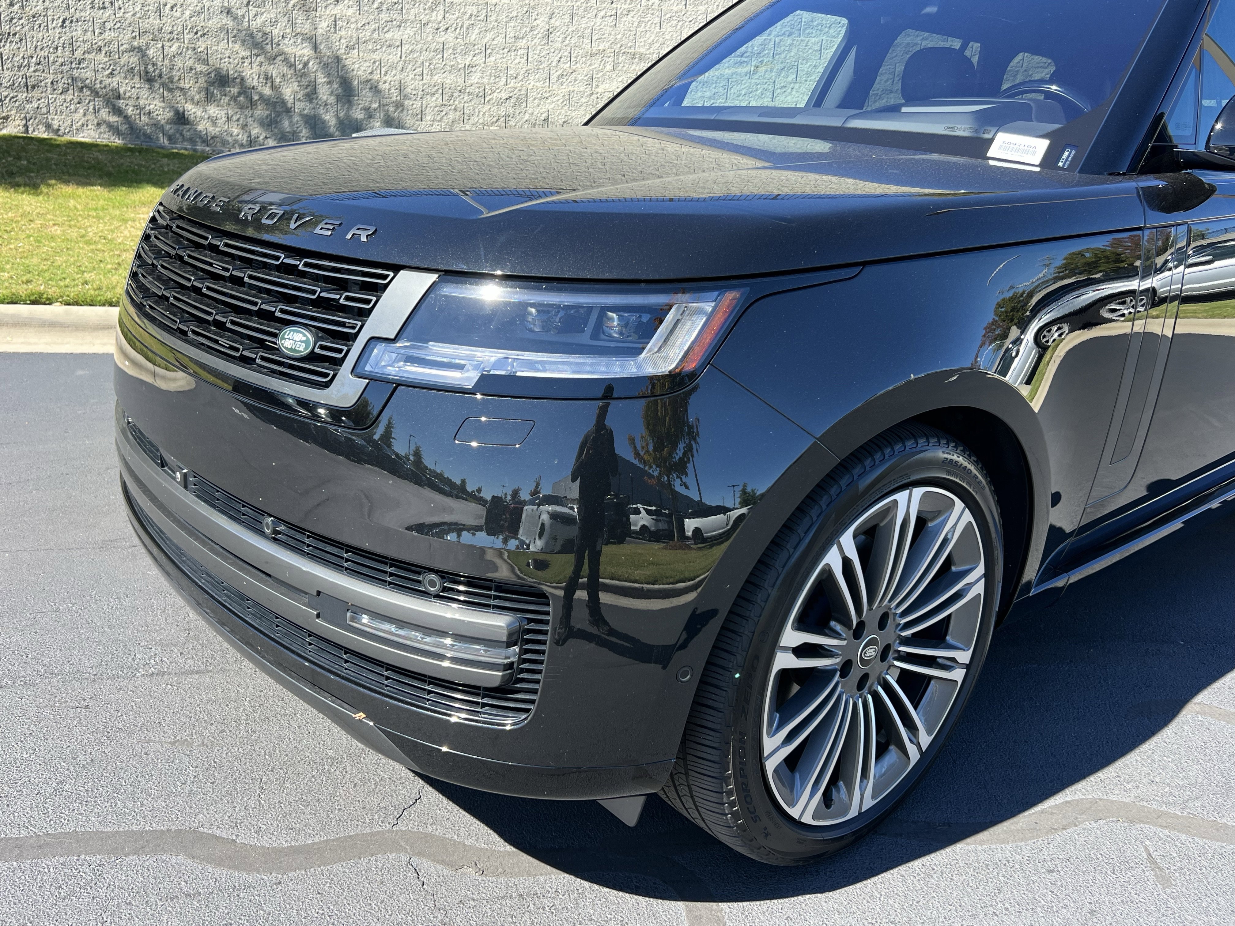 Used 2023 Land Rover Range Rover SE image 11