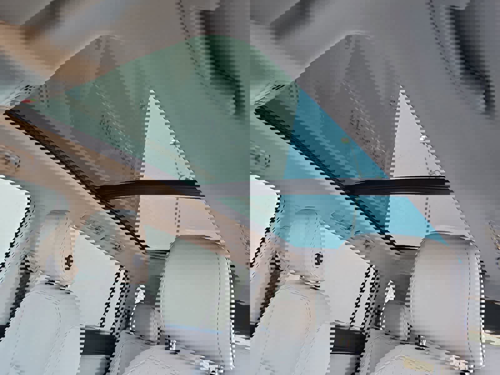 Used 2020 Volkswagen Tiguan SE w/ Panoramic Sunroof Package image 19