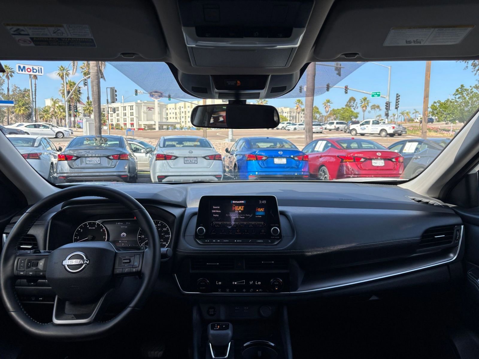 Used 2025 Nissan Rogue SV FWD image 35