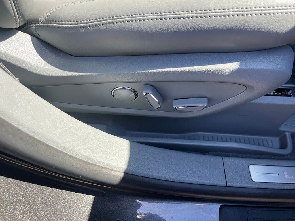 Certified 2019 Lincoln Nautilus Reserve w/ Ultimate Package AWD/4WD image 23