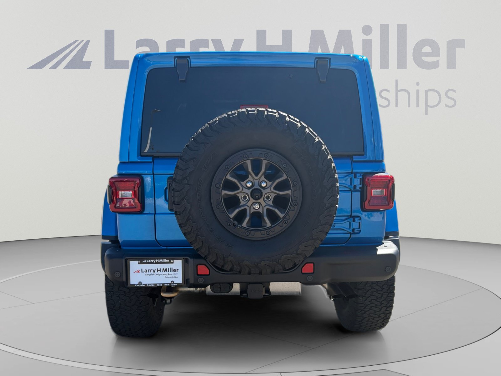 Used 2023 Jeep Wrangler Unlimited Rubicon 392 w/ Trailer Tow Package AWD/4WD image 5