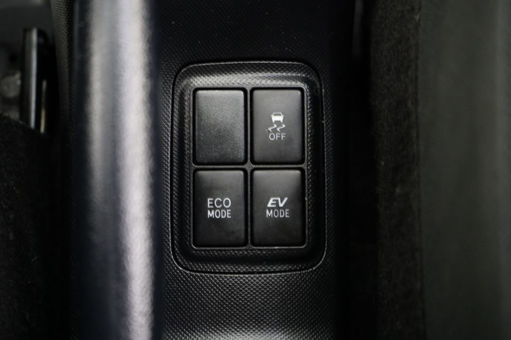 Used 2015 Toyota Prius C Two FWD image 32