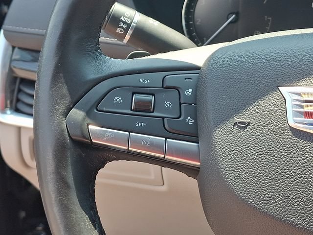 Used 2021 Cadillac XT4 Premium Luxury w/ Enhanced Visibility Package AWD/4WD image 19