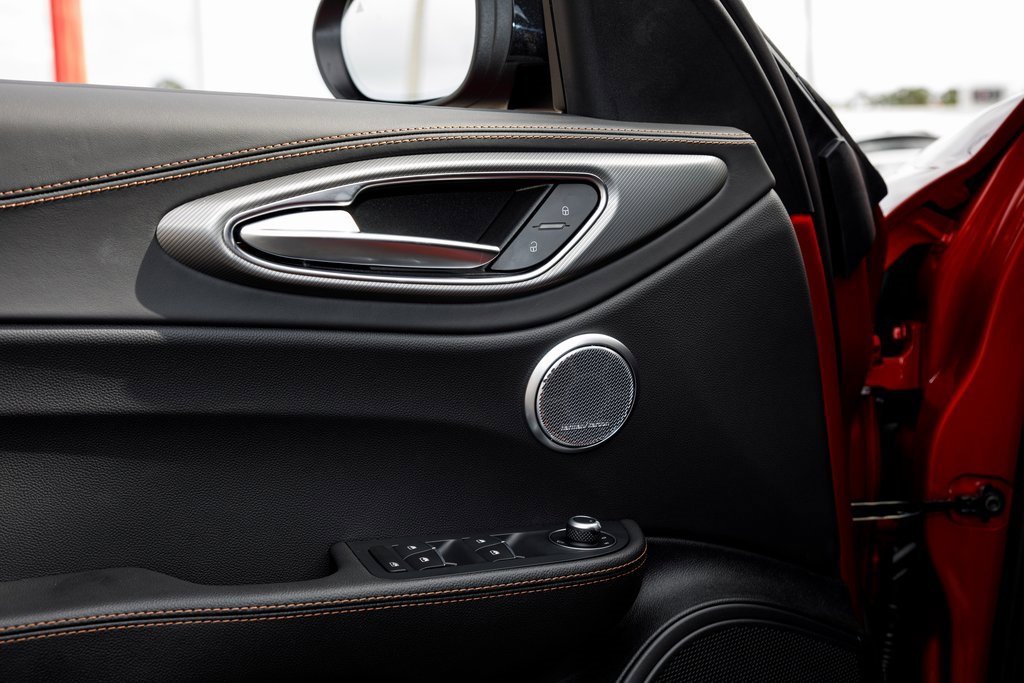 New 2025 Alfa Romeo Giulia AWD w/ Driving Assist Package image 20