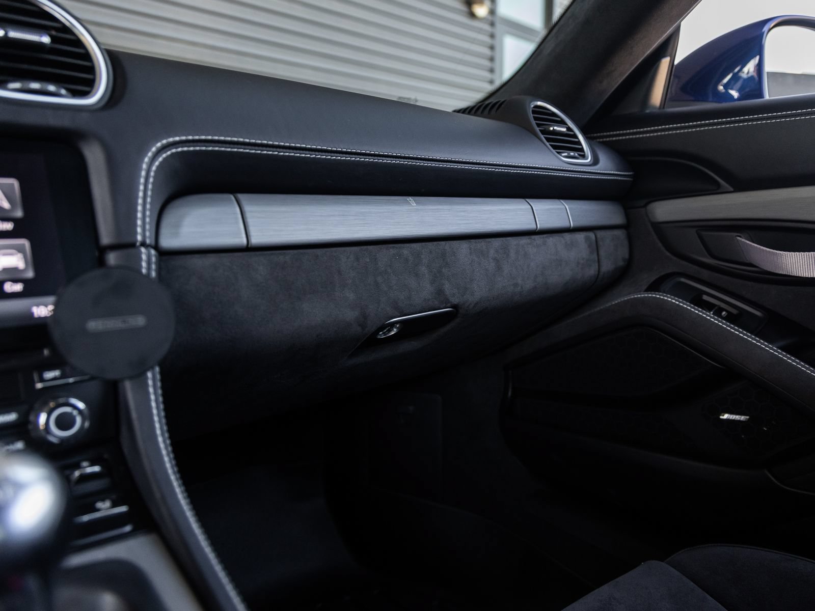 Certified 2020 Porsche 718 Cayman GT4 RWD image 40