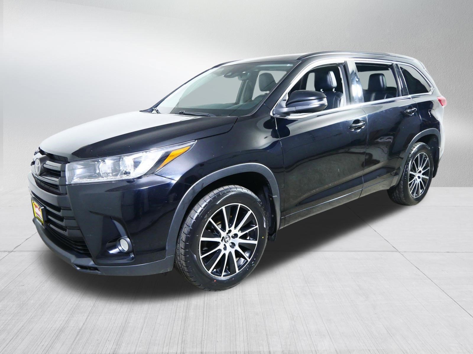 Used 2018 Toyota Highlander SE AWD/4WD image 3