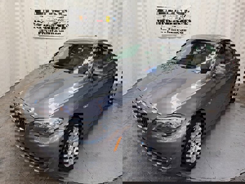 Used 2013 BMW 528i Sedan image 3