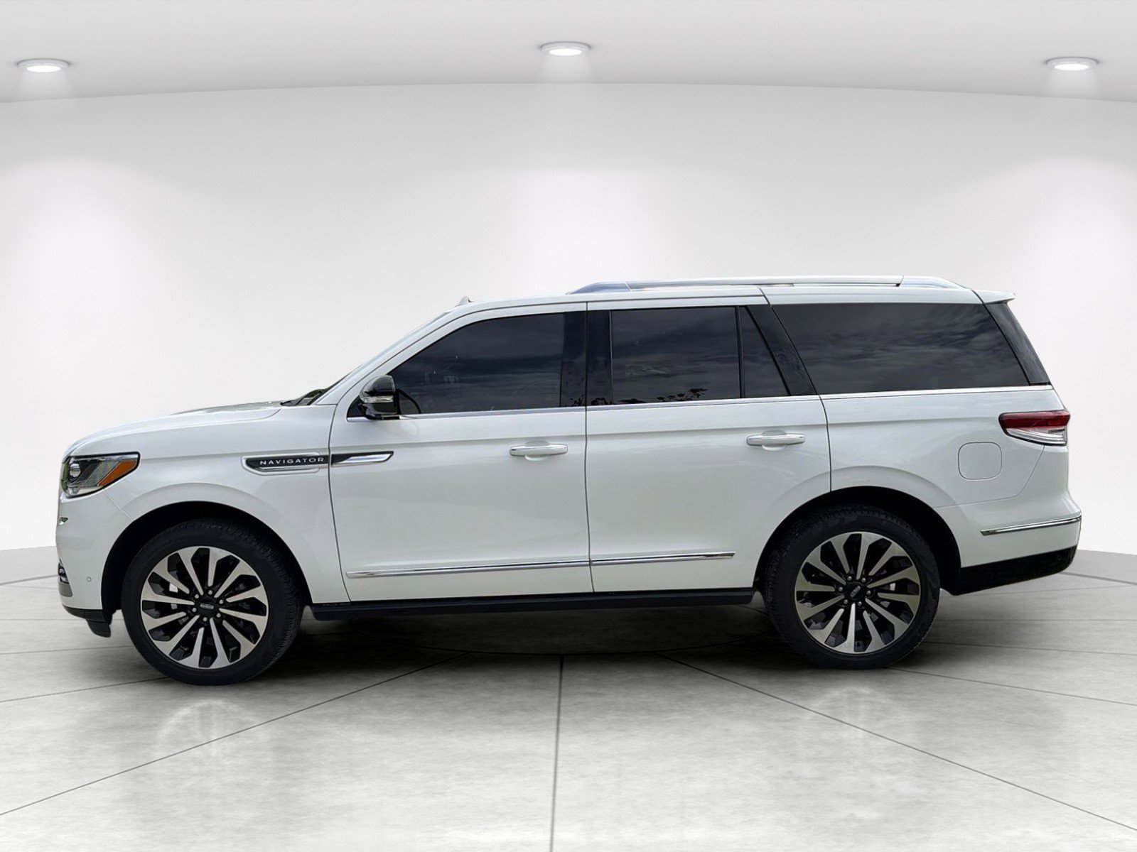 Used 2023 Lincoln Navigator Reserve AWD/4WD image 7