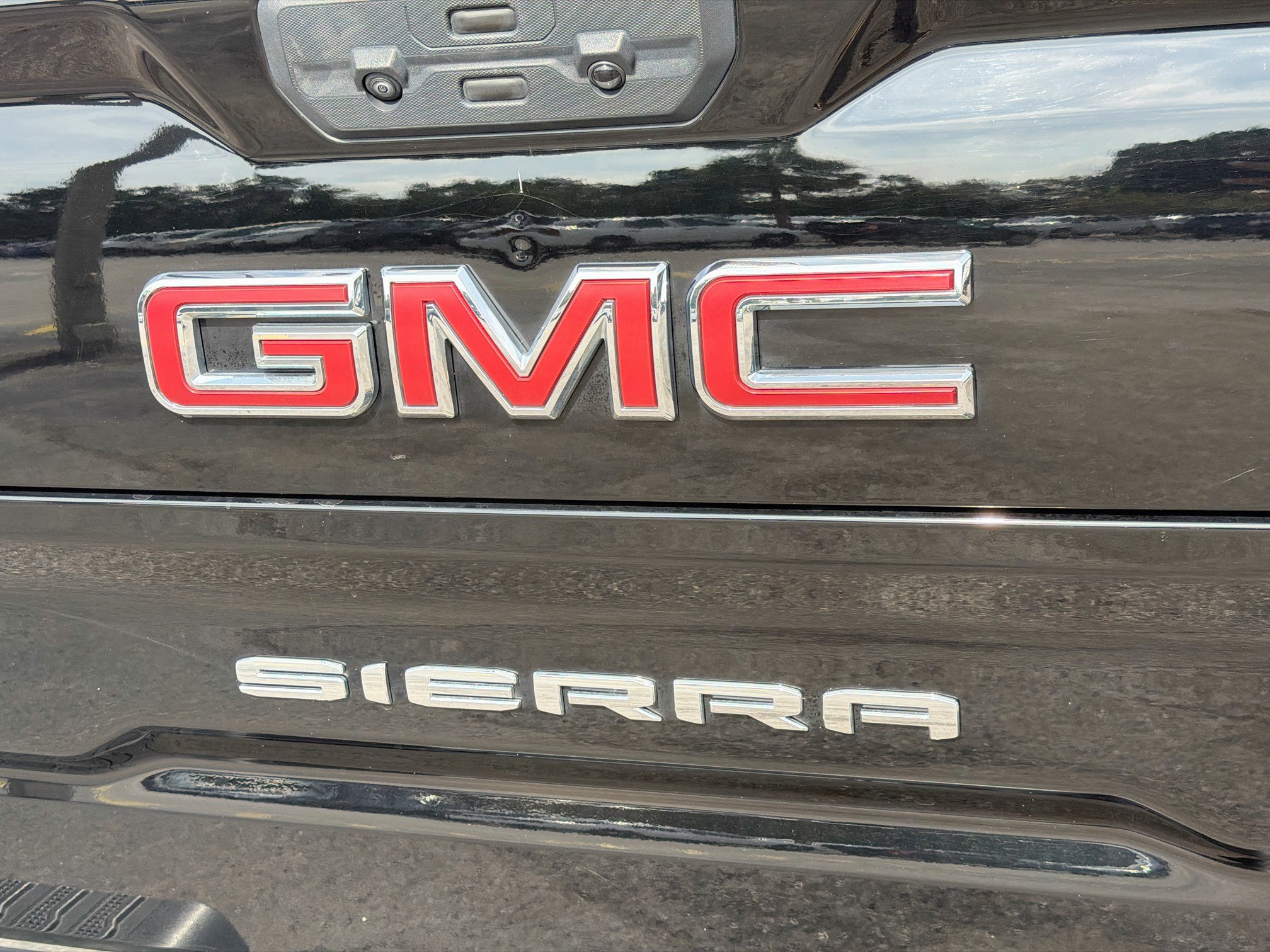 Used 2025 GMC Sierra 1500 SLT AWD/4WD image 11