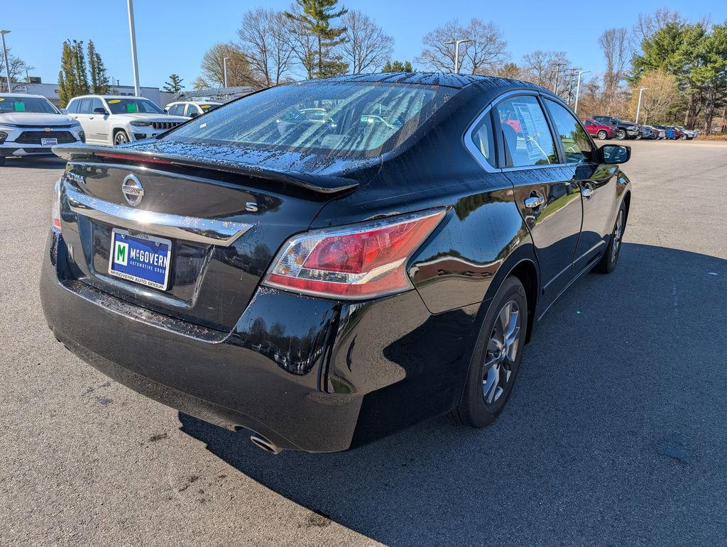 Used 2015 Nissan Altima 2.5 S w/ Sport Value Package FWD image 5