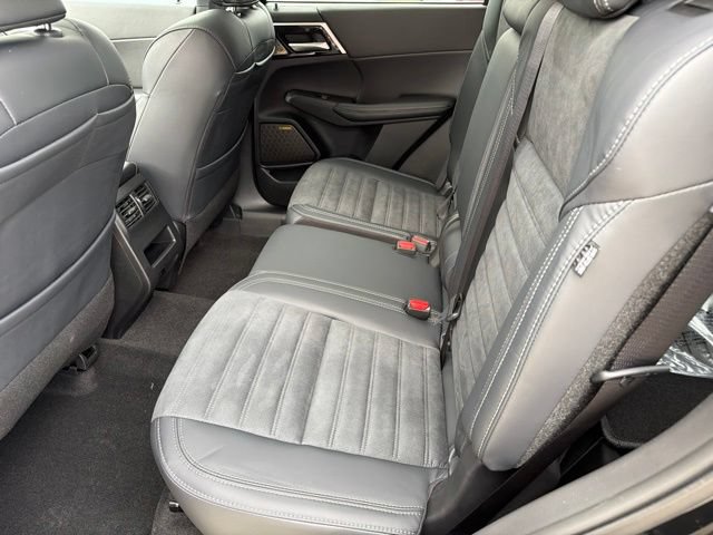 New 2026 Mitsubishi Outlander SE FWD image 16