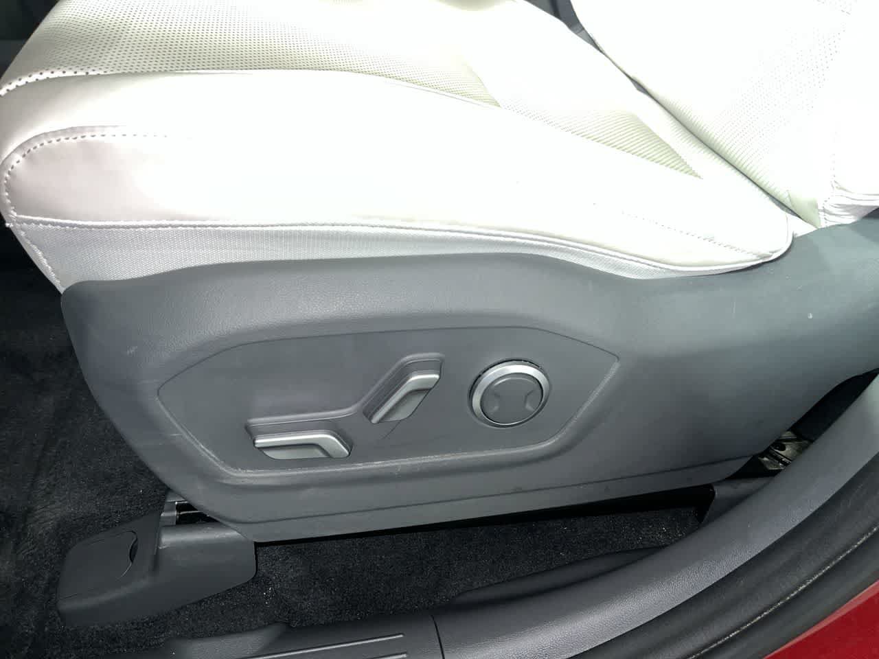 Used 2025 Hyundai Santa Fe SEL AWD/4WD image 14