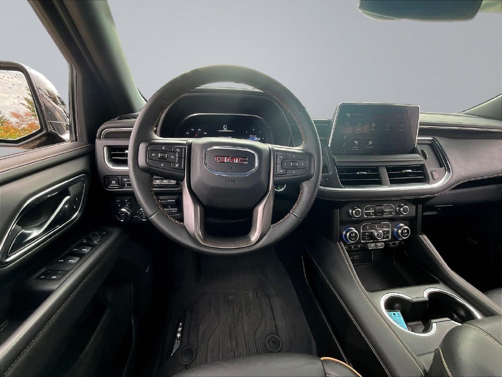 Used 2024 GMC Yukon XL AT4 w/ AT4 Premium Plus Package AWD/4WD image 10