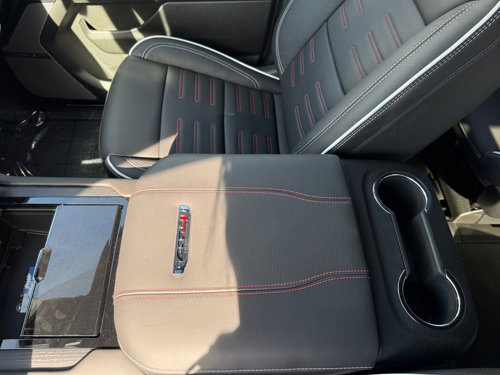 New 2026 GMC Yukon XL AT4 Ultimate image 14