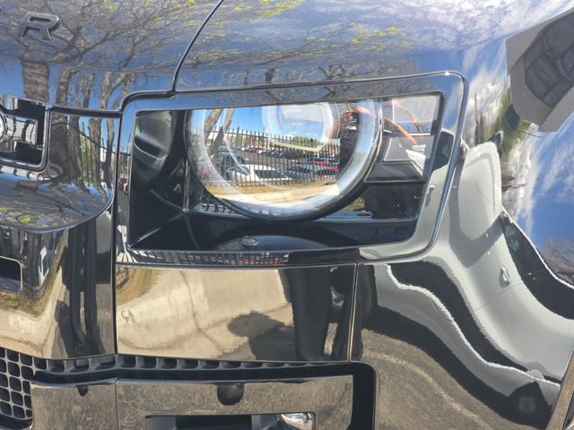 New 2026 Land Rover Defender 130 X-Dynamic SE image 21