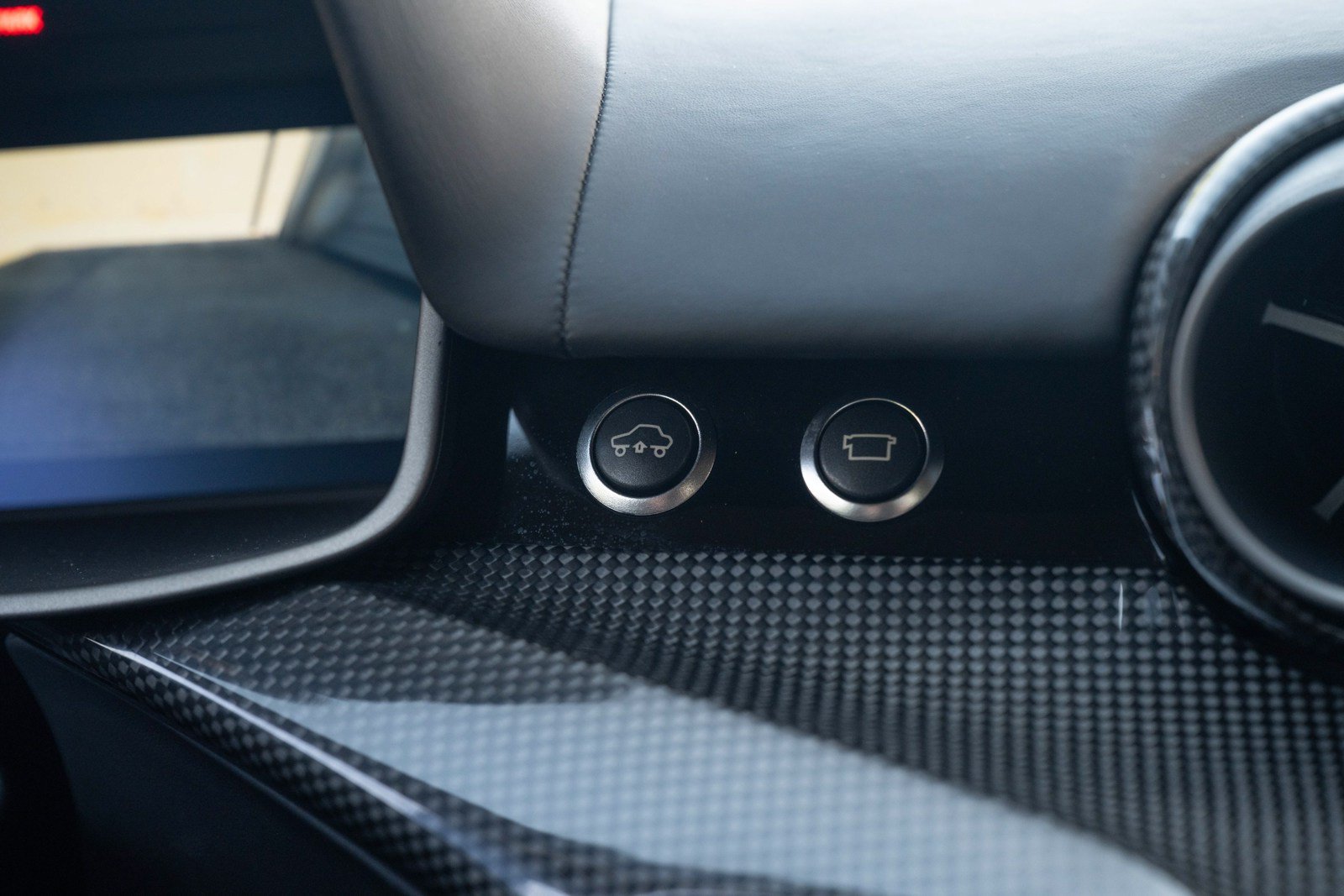 Used 2013 Ferrari F12 Berlinetta RWD image 44