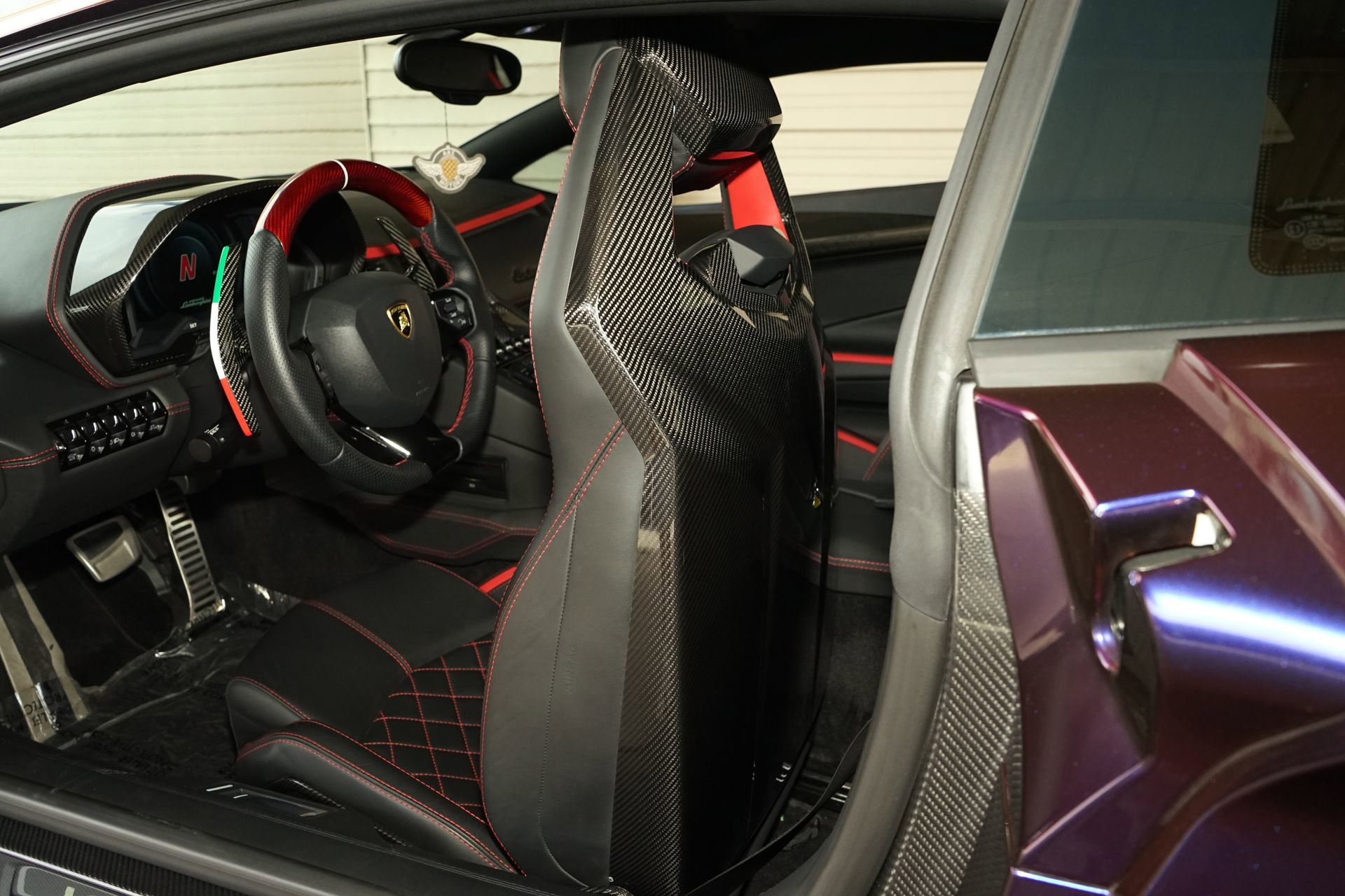 Used 2017 Lamborghini Aventador S image 31