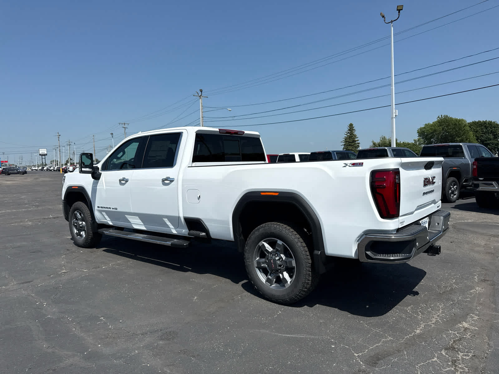 New 2026 GMC Sierra 3500 SLT w/ SLT Premium Package AWD/4WD image 3