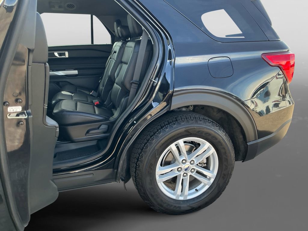 Used 2024 Ford Explorer XLT w/ Equipment Group 202A image 24