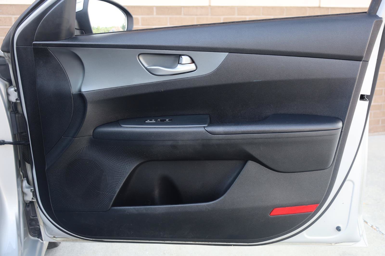 Used 2019 Kia Forte LXS FWD image 25