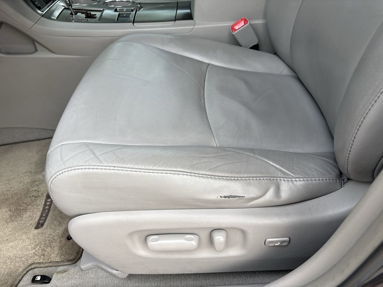 Used 2010 Toyota Highlander SE FWD image 15