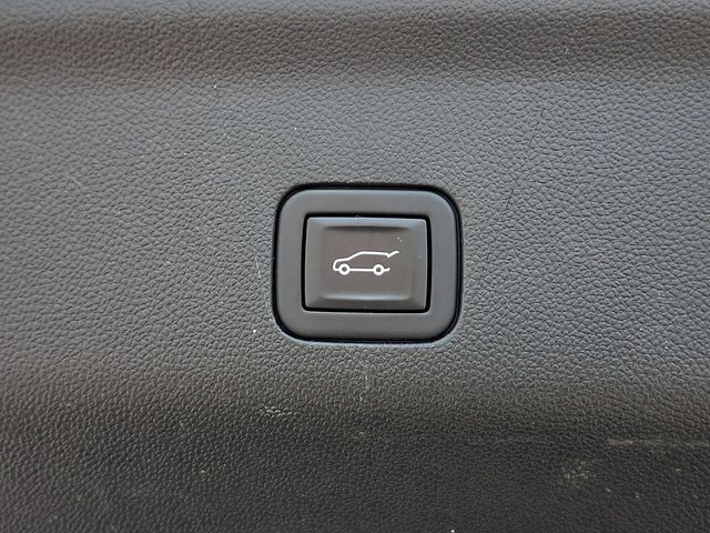 Used 2023 Cadillac Escalade ESV V w/ LPO, Floor Liner Package AWD/4WD image 29