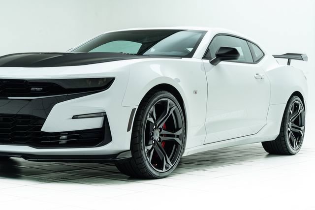 Used 2019 Chevrolet Camaro SS RWD image 9