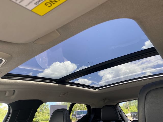 Used 2019 Volvo XC40 T5 Momentum AWD/4WD image 27