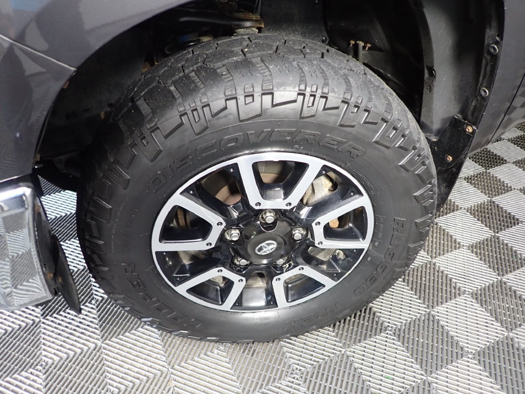 Used 2018 Toyota Tundra SR5 w/ TRD Off Road Package AWD/4WD image 39