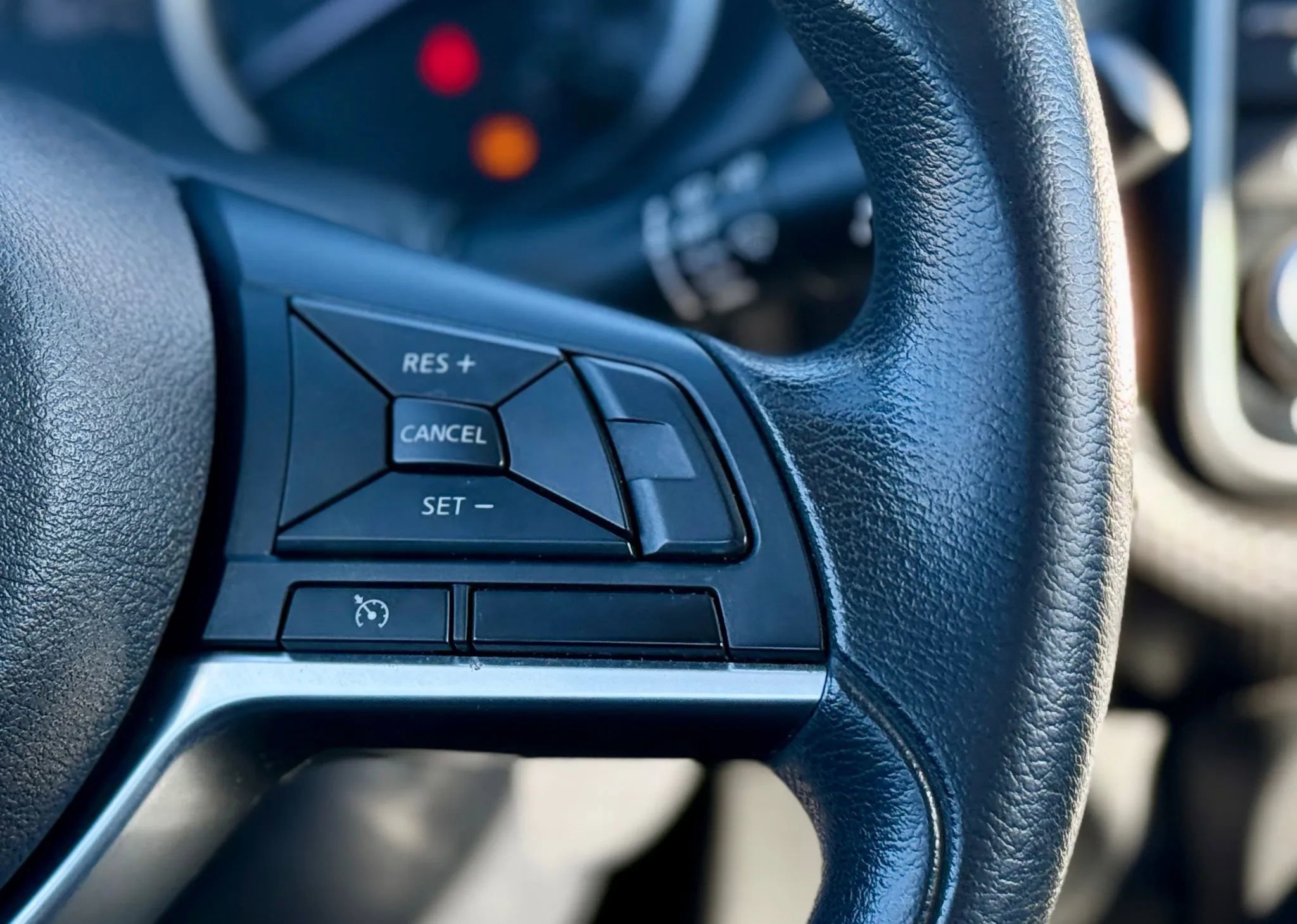 Used 2018 Nissan Kicks S image 16