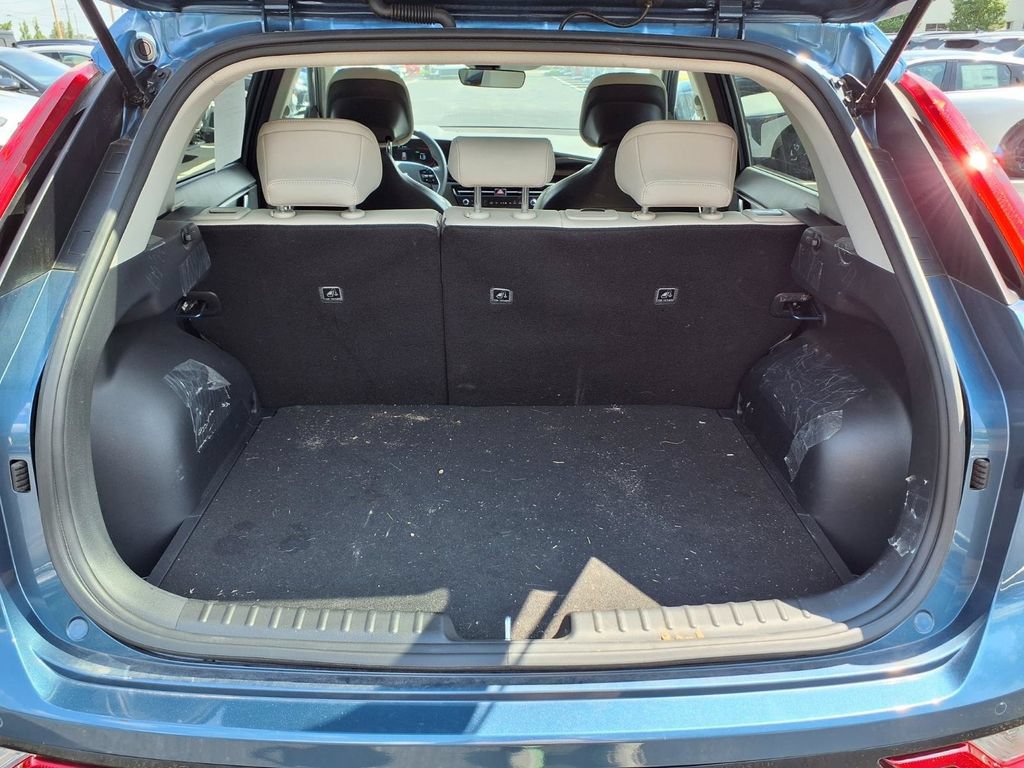 Used 2025 Kia Niro EX Touring FWD image 5