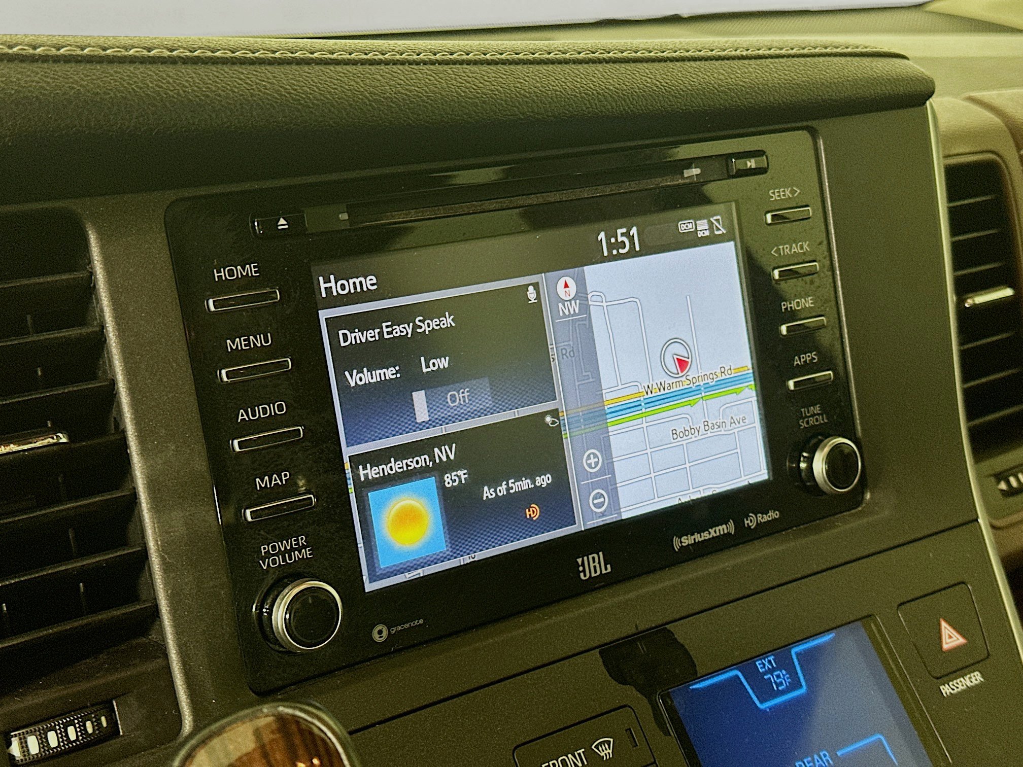 Used 2018 Toyota Sienna Limited image 21