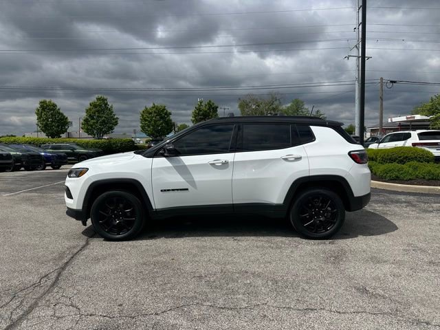 Used 2022 Jeep Compass Latitude w/ Sun and Sound Group AWD/4WD image 4