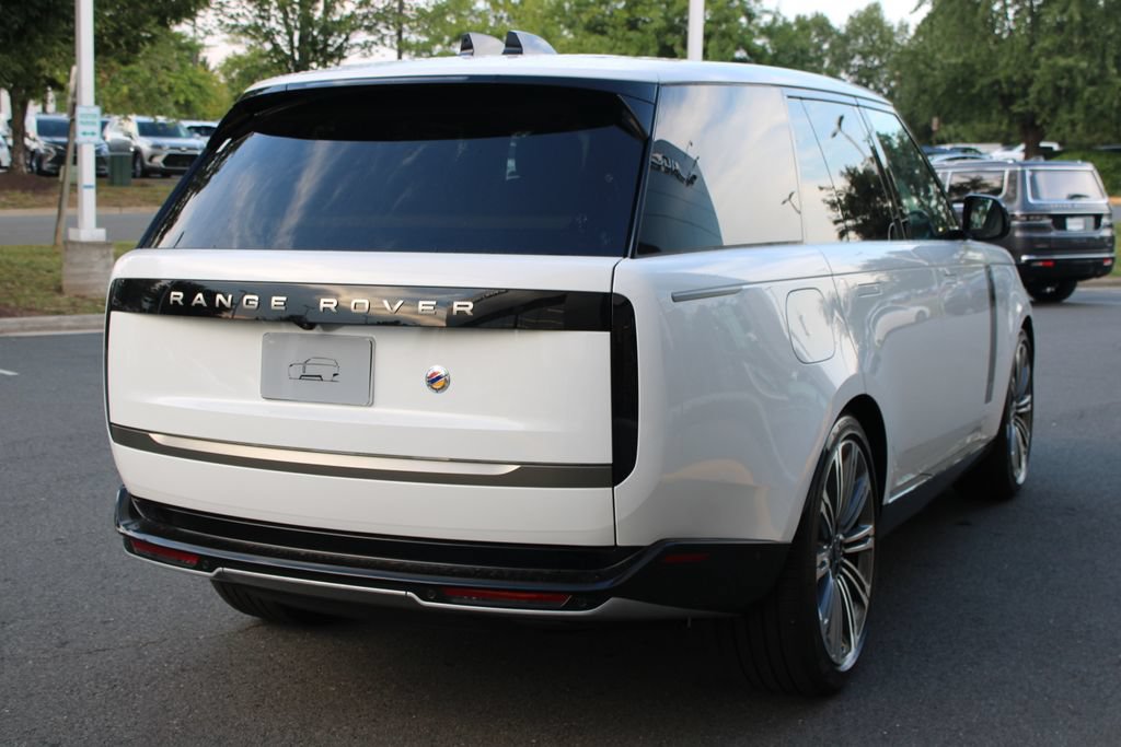 New 2027 Land Rover Range Rover SE AWD/4WD image 3