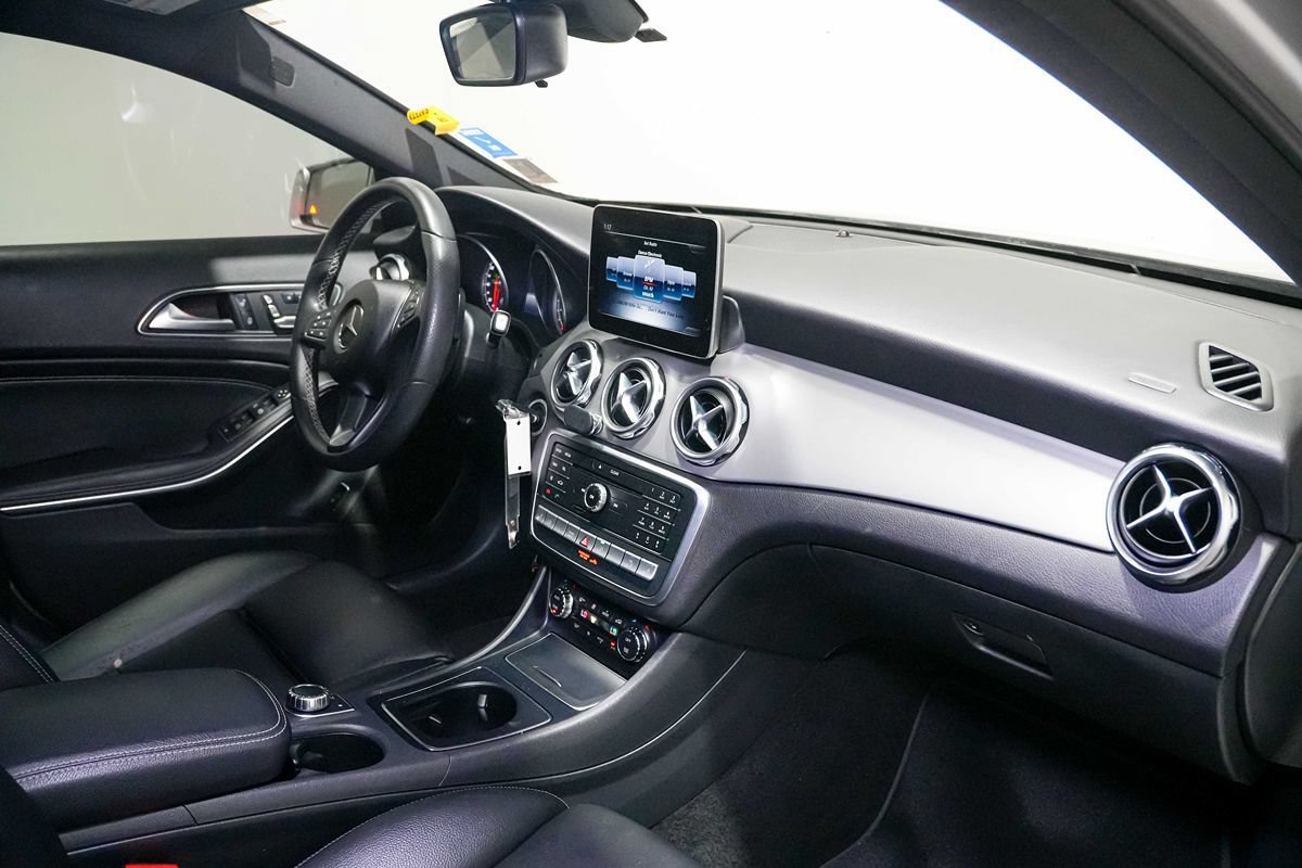 Used 2018 Mercedes-Benz GLA 250 4MATIC image 19