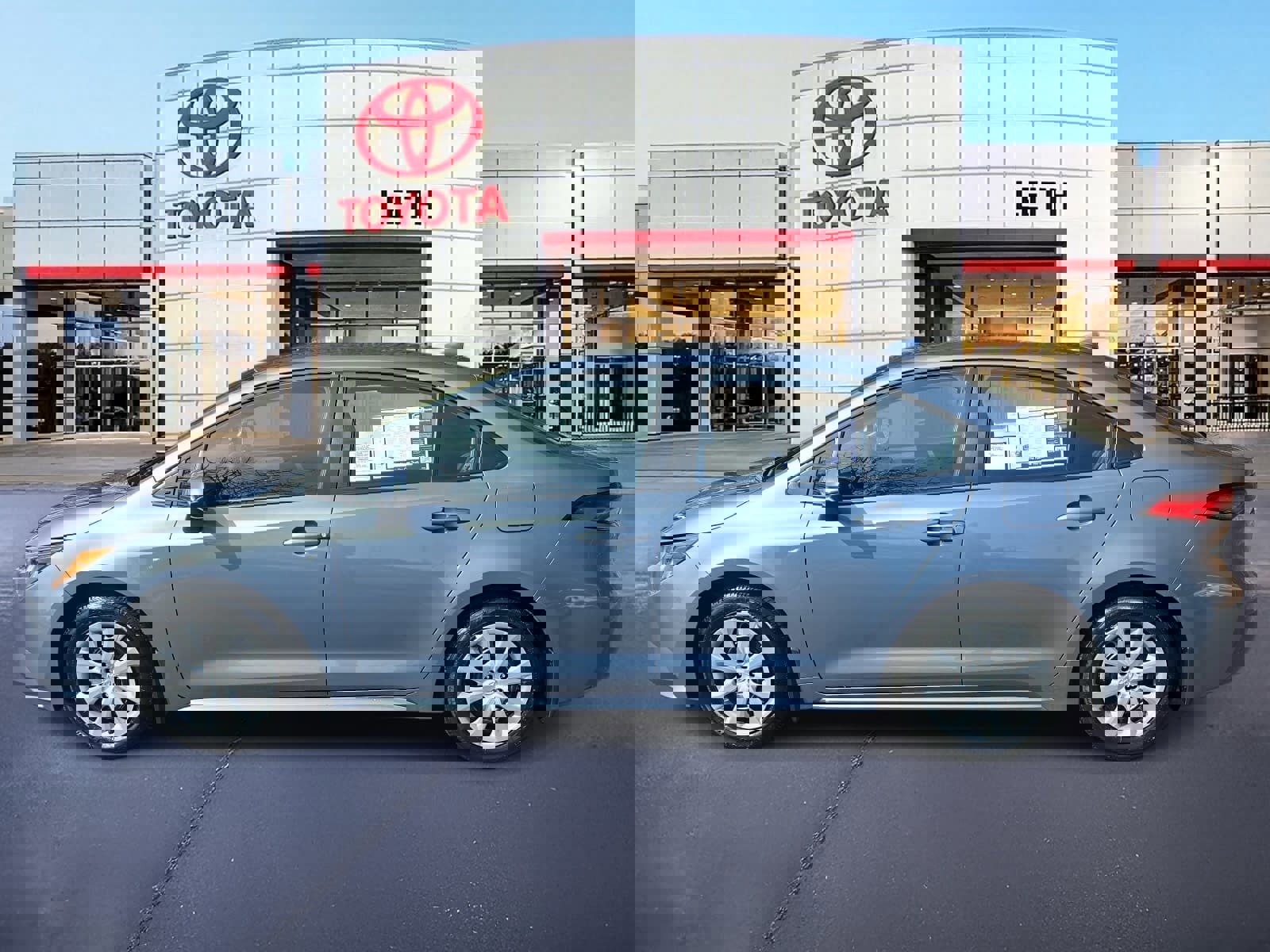 Used 2026 Toyota Corolla LE image 8
