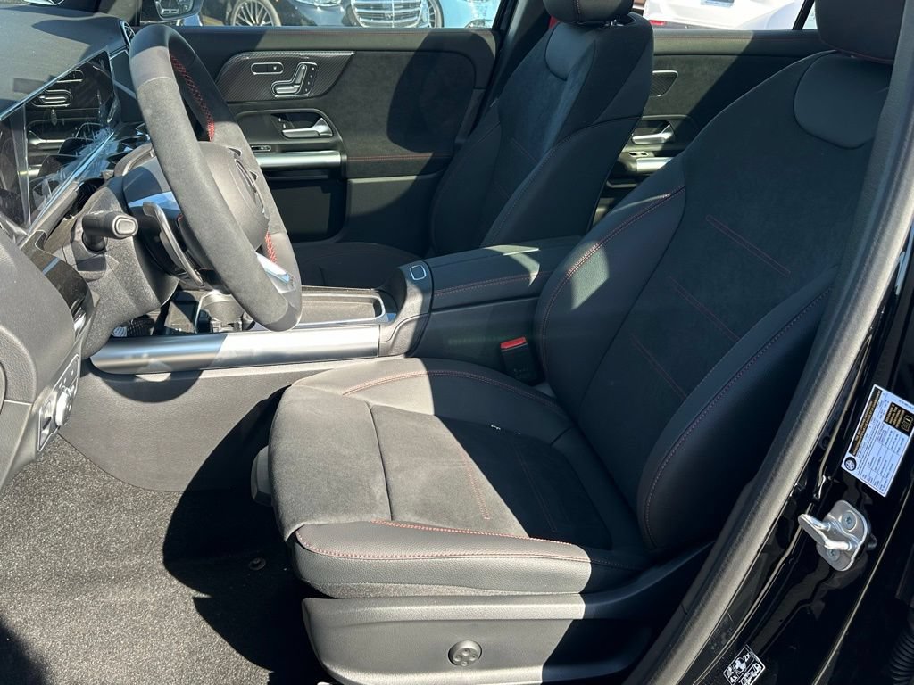 New 2025 Mercedes-Benz GLA 35 AMG 4MATIC image 15