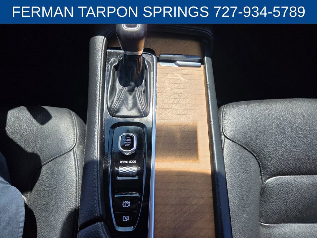 Used 2021 Volvo XC90 T6 Momentum w/ Protection Package Premier image 27