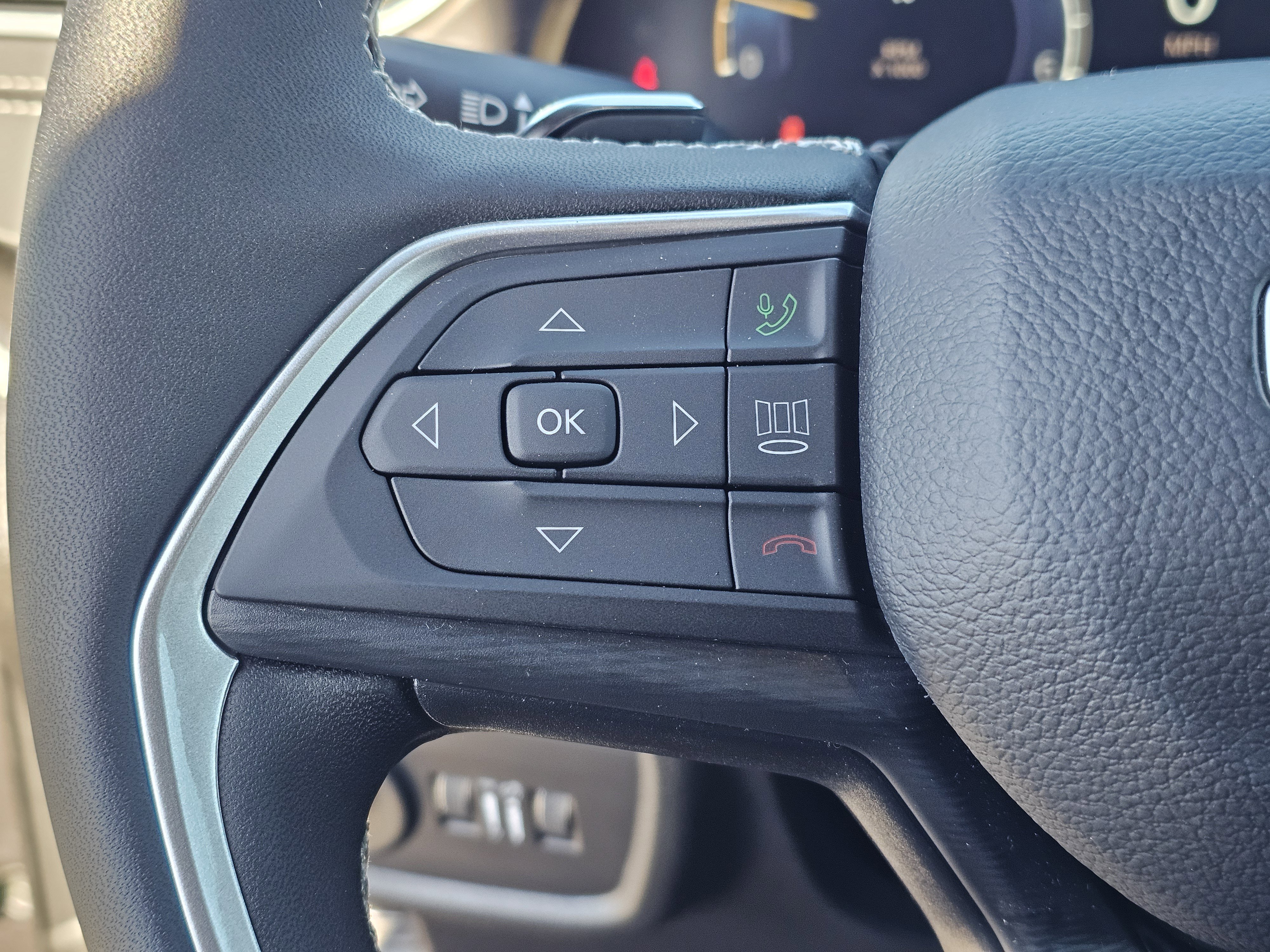 New 2025 Jeep Grand Cherokee L Altitude image 21