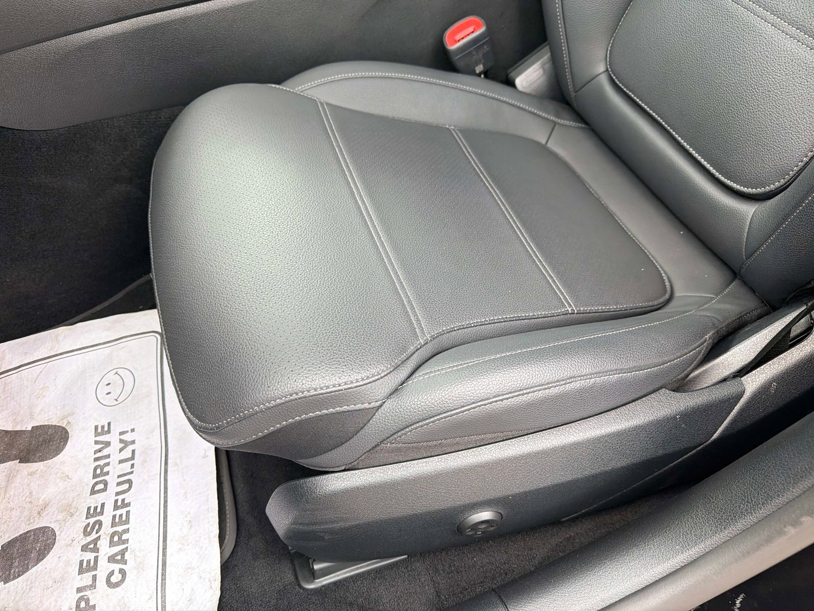 Used 2025 Mercedes-Benz C 300 Sedan image 18