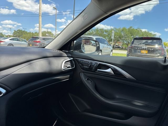 Used 2018 INFINITI QX30 Premium w/ Navigation Package AWD/4WD image 25