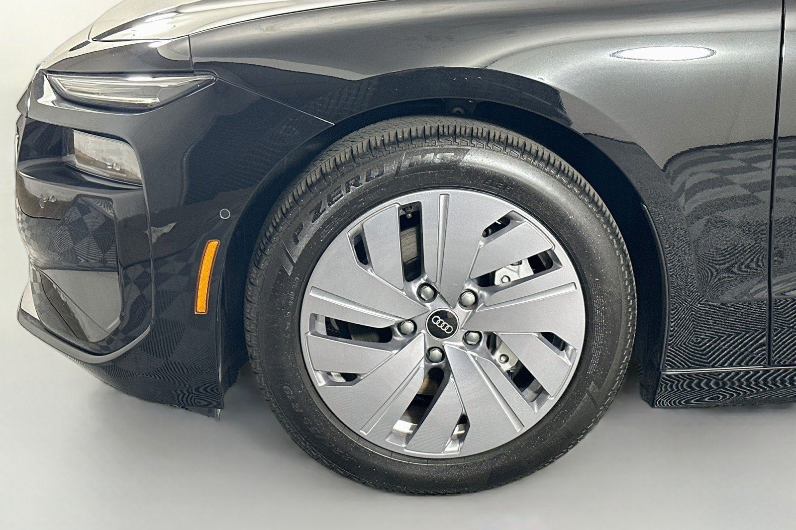 Used 2025 Audi A6 e-tron Premium w/ Ultra Package RWD image 12