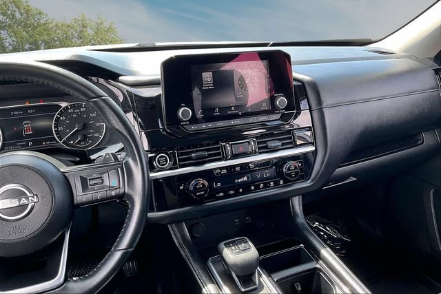 Certified 2024 Nissan Pathfinder SV FWD image 9