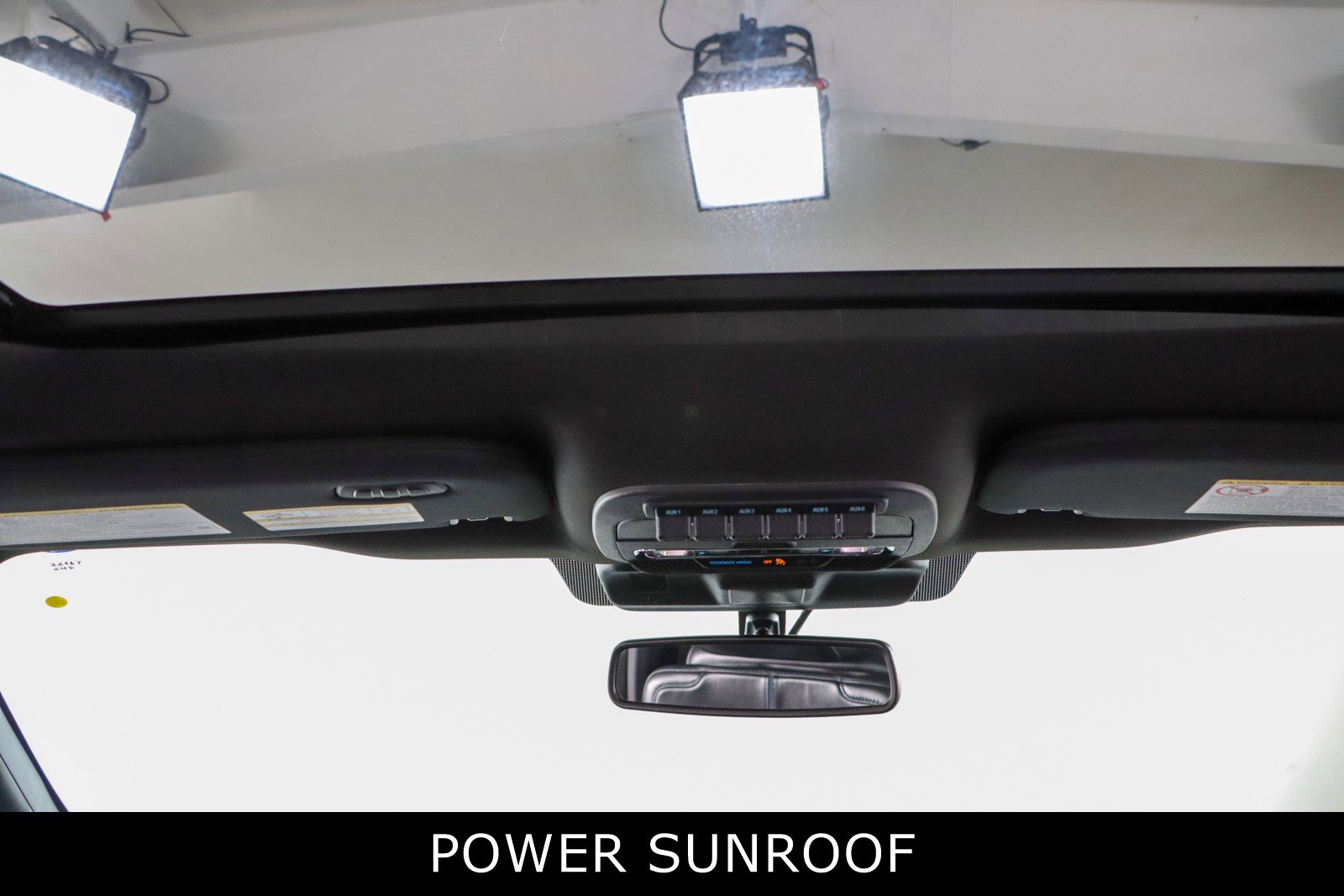 Used 2025 Ford F450 Platinum w/ FX4 Off-Road Package AWD/4WD image 24