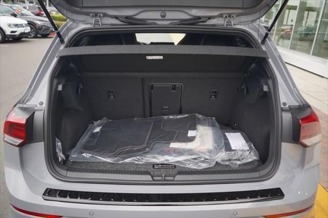 New 2026 Volkswagen GTI SE FWD image 11
