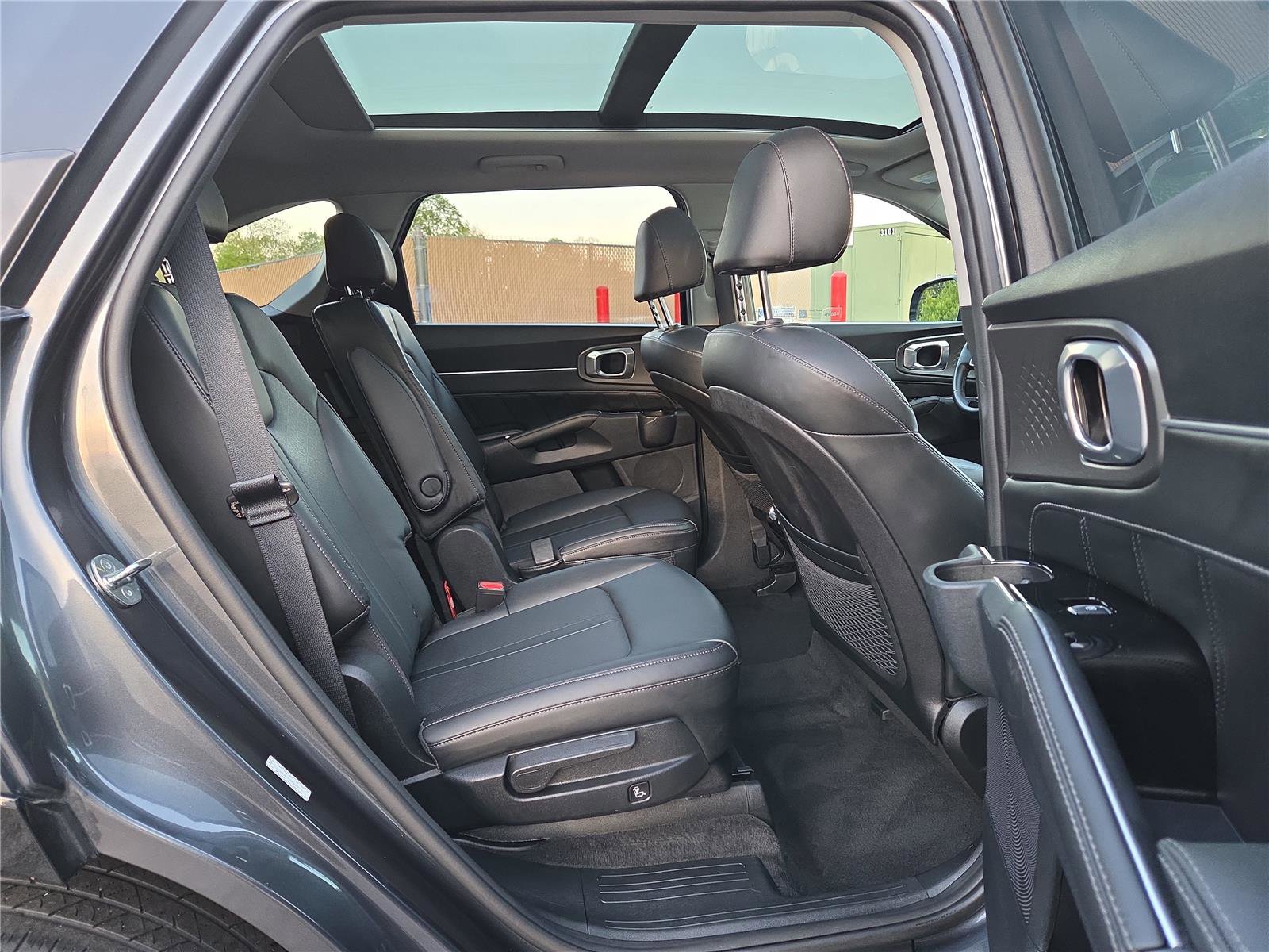 Certified 2023 Kia Sorento SX image 28