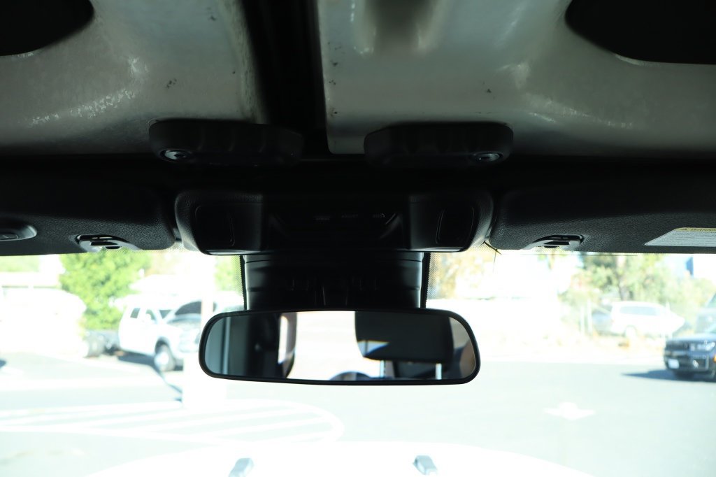 Used 2025 Jeep Wrangler Unlimited Sport AWD/4WD image 32