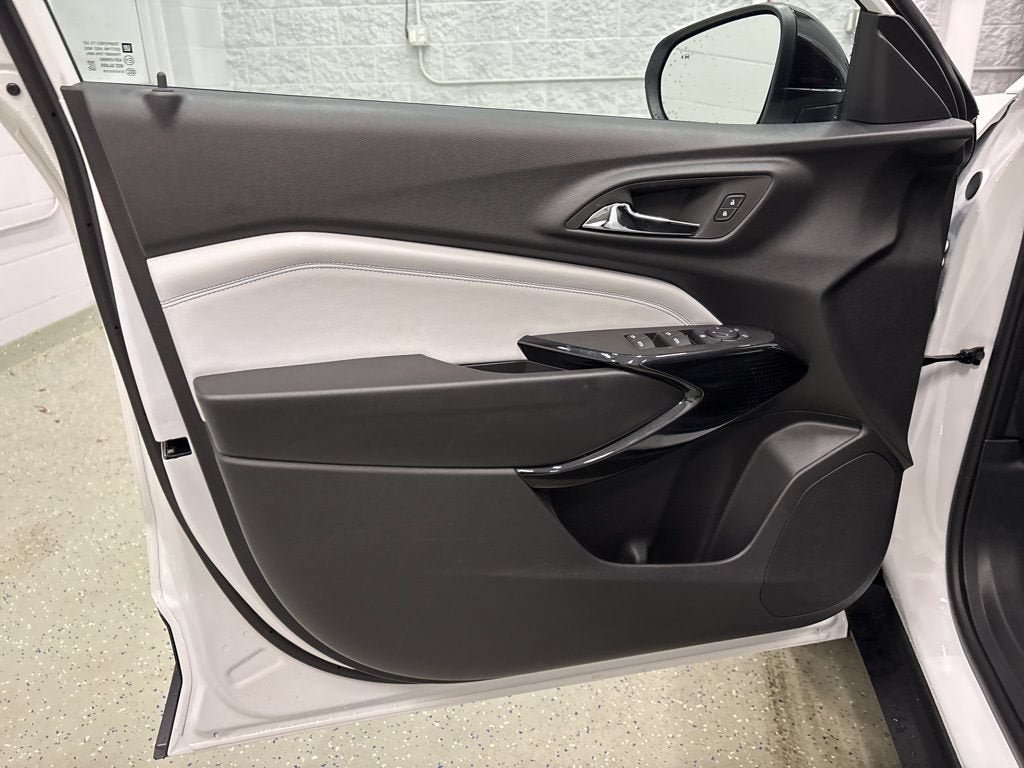 New 2026 Chevrolet Trax LT w/ Driver Confidence Package FWD image 14