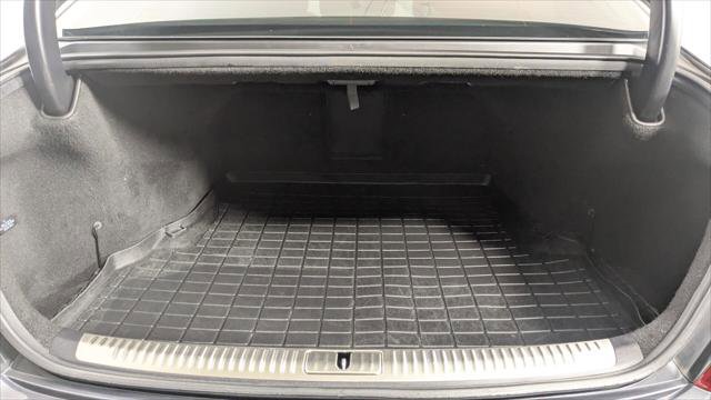 Used 2017 Genesis G90 3.3T Premium image 21