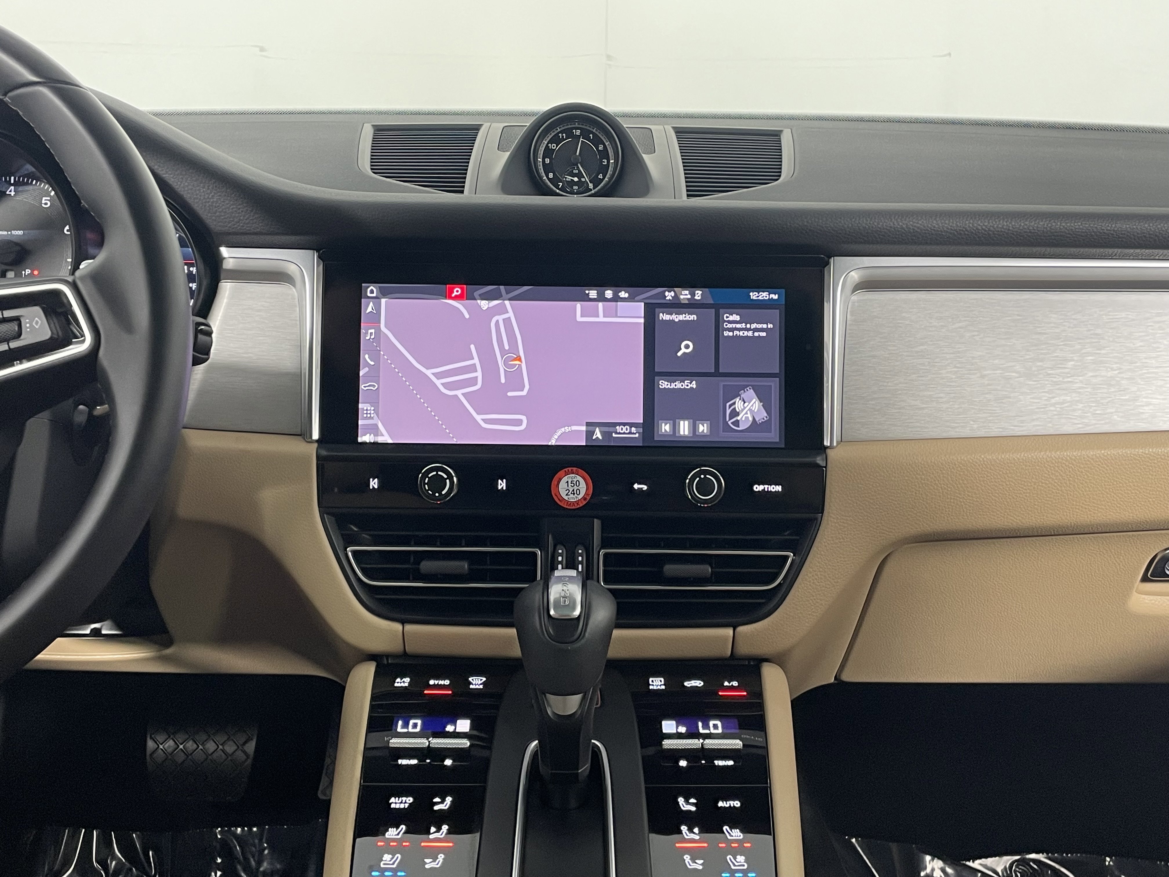 Certified 2026 Porsche Macan image 19